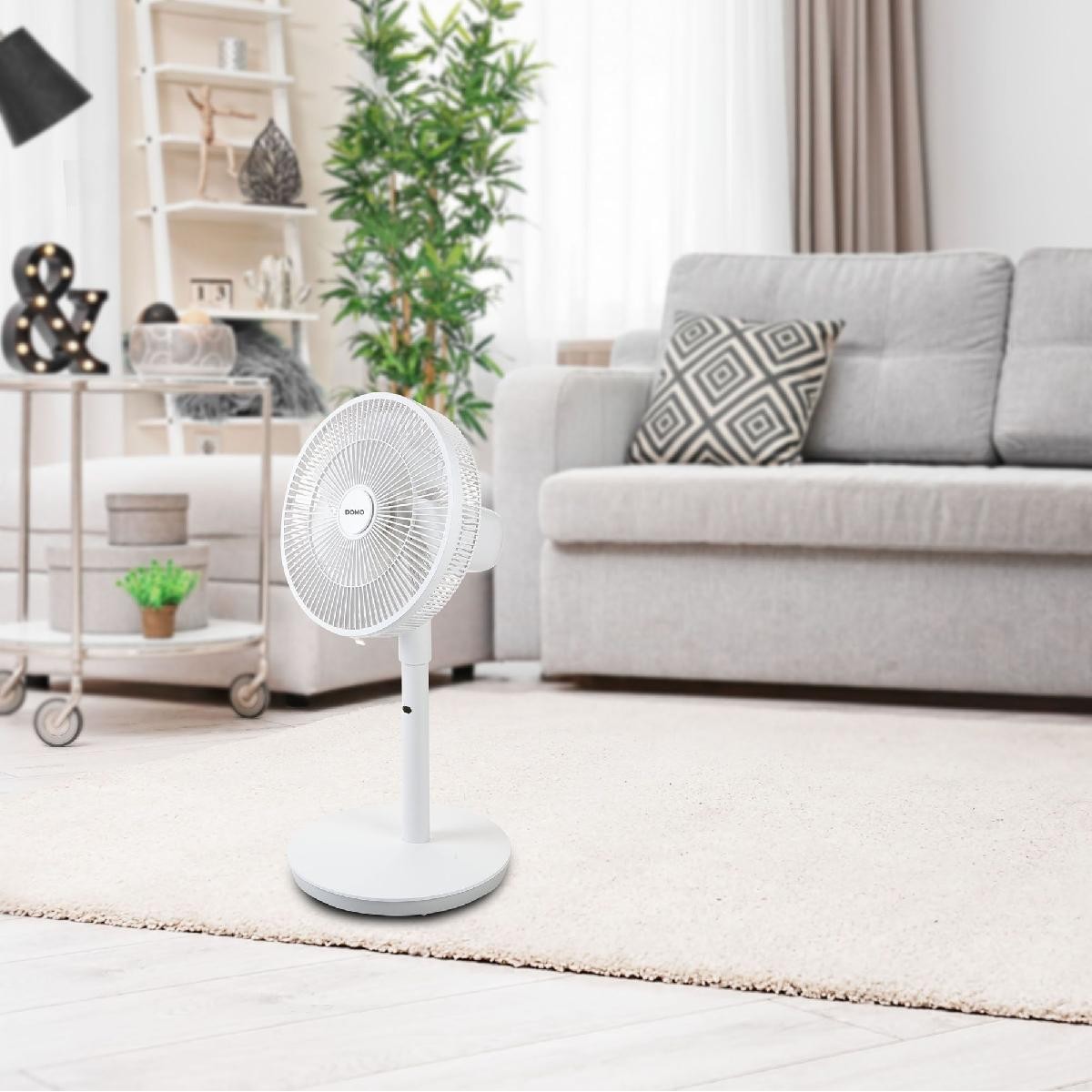 DOMO DO8149 Stand fan 'Multi Blade'  35 cm with aroma function and timer 45 watt white